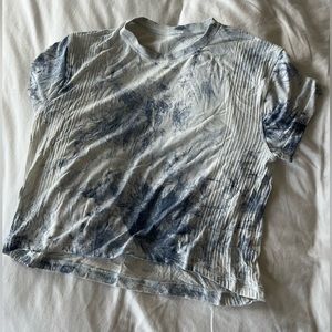 lululemon cropped train to be short sleeve size 6 great condition